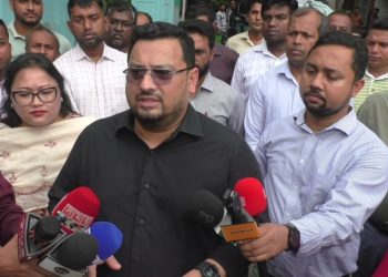 কর্মকর্তা-কর্মচারীরা উপস্থিত না থাকলেও অনেকের হাজিরা দেওয়া হয়ে গেছে-ভূমি প্রতিমন্ত্রী