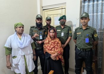 হাসপাতালে রোগীর চেইন ছিনতাইকালে নারী আটক