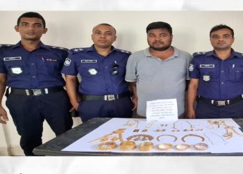 ফতুল্লায় ৪৯ ভরি স্বর্ণালংকার ও রূপা সহ গ্রেপ্তার ১