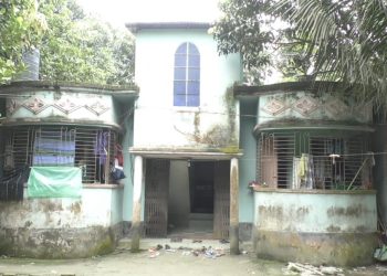 রূপগঞ্জে ব্যবসায়ীর বাড়িতে দুর্ধর্ষ ডাকাতি, অস্ত্রের মুখে জিম্মি করে স্বর্ণ ও টাকা লুট