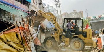 সোনারগাঁয়ে মহাসড়কের শতাধিক অবৈধ স্থাপনা উচ্ছেদ