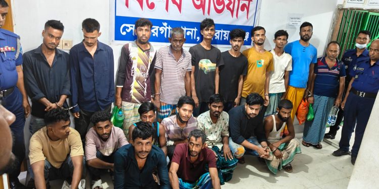 সোনারগায়ে পুলিশের অভিযানে ধর্ষণ ও ছিনতাইকারীসহ গ্রেফতার -১৯