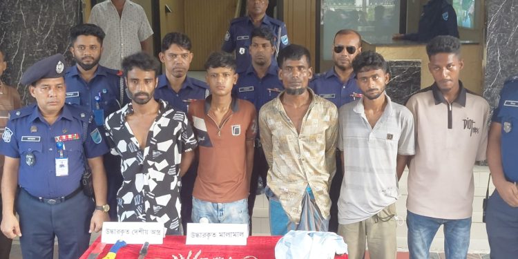 বন্দরে স্বর্ণ দোকানে ডাকাতির ঘটনায় গ্রেপ্তার ৫, মালামাল উদ্ধার