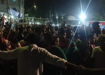 নাসিকের সাবেক কাউন্সিলরকে গ্রেপ্তারে পুলিশকে এলাকবাসির বাঁধা