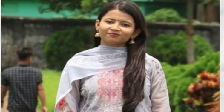 কুমিল্লা বিশ্ববিদ্যালয়ের শিক্ষার্থীর ঝুলন্ত মরদেহ উদ্ধার, স্বামী আটক
