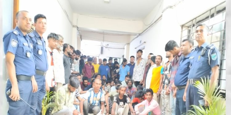 নারায়ণগঞ্জে পুলিশের  বিশেষ অভিযানে ১৪০ জন গ্রেপ্তার