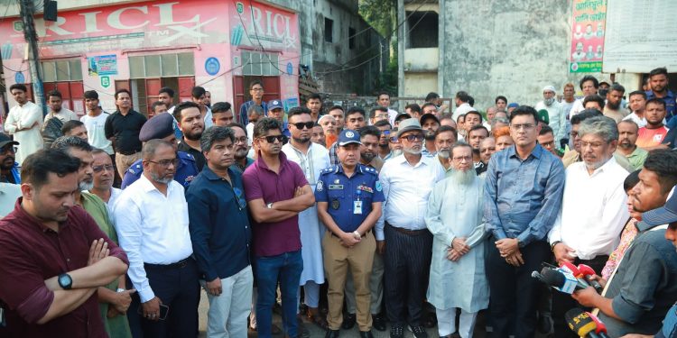 নারায়ণগঞ্জের যানজট নিরসন ২২ ট্রাফিক ভলান্টিয়ারের কার্যক্রমের শুভ উদ্বোধন