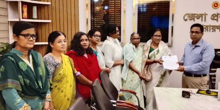 নারী ও শিশুসহ সকলের নিরাপত্তা নিশ্চিত’র দাবিতে ডিসি ও এসপিকে মহিলা পরিষদের স্মারকলিপি প্রদান