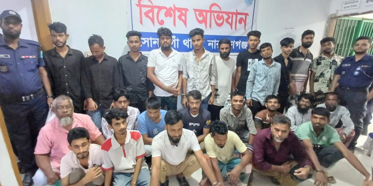 পুলিশের বিশেষ অভিযানে ২৪ ঘন্টায় গ্রেপ্তার ৮৩