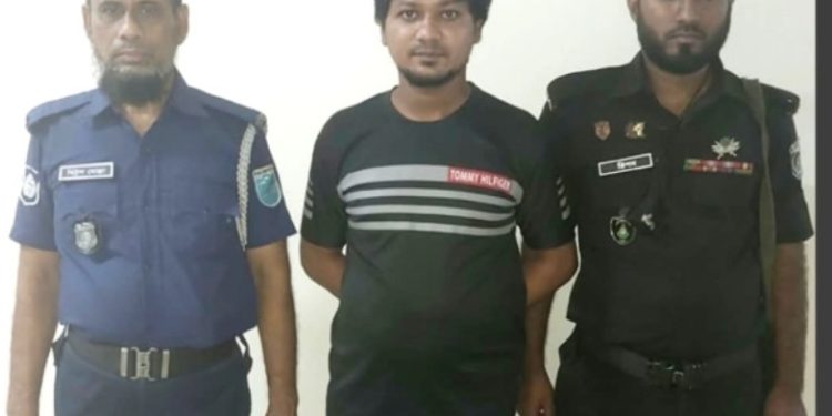 ফতুল্লায় তরুণীকে ধর্ষণের অভিযোগে বাড়িওয়ালার ছেলে গ্রেপ্তার