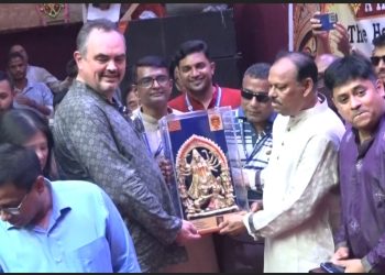নারায়ণগঞ্জে বাংলাদেশে এটা আমার প্রথম দুর্গাপূজা-মার্কিন রাষ্ট্রদূত