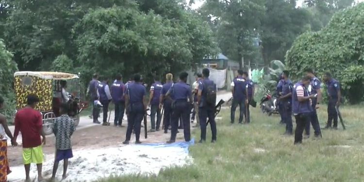 ফতুল্লায় বক্তাবলীতে আধিপত্য বিস্তারকে কেন্দ্র করে দুই গ্রুপের সংঘর্ষ, গুলিবিদ্ধসহ আহত ১০