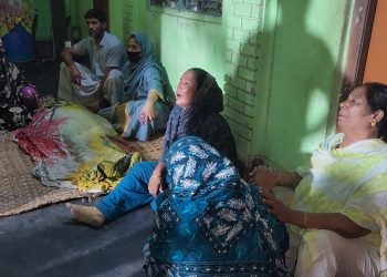 বন্দরে নারীকে কুপিয়ে হত্যা