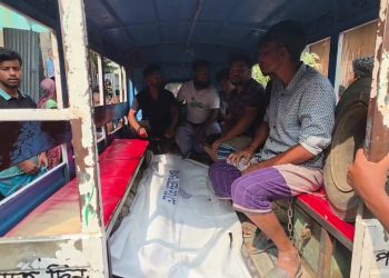 রুপগঞ্জে ট্রাক-অটোরিকশার মুখোমুখি সংঘর্ষে নিহত ২: আহত ৩